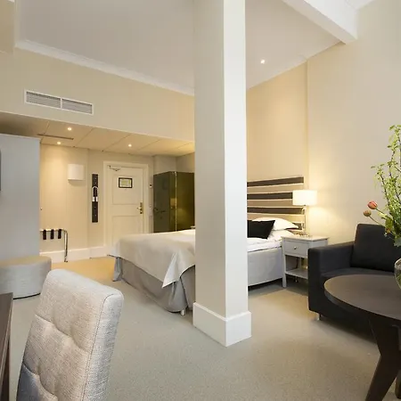 Hotell Elite Savoy 4*